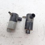 POMPE LAVE-GLACE AV AYGO TOYOTA 2016